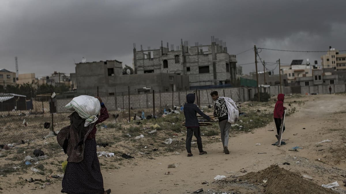 Refugiados palestinos en el campo de Khan Younis, Gaza. Foto: EFE.