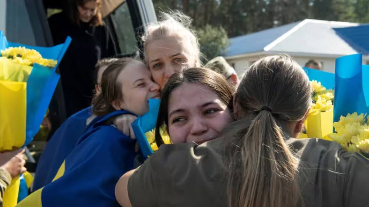 Intercambio de prisioneros de guerra entre Rusia y Ucrania. Foto: Reuters.