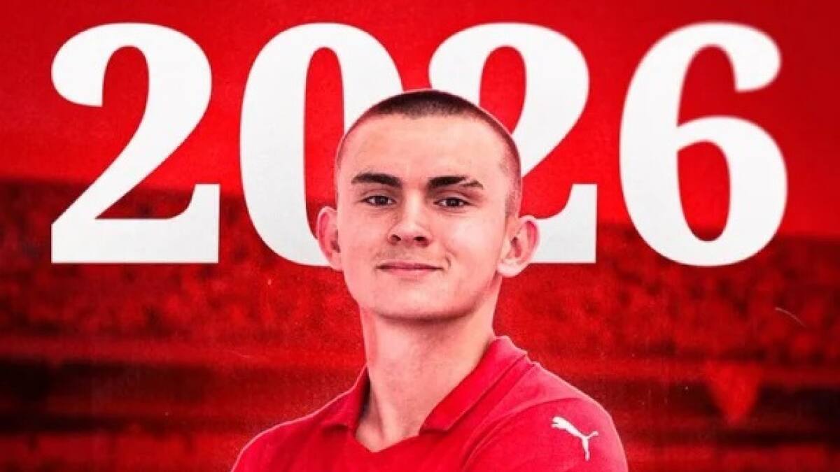 Renovación de contrato de Santiago López en Independiente. Foto: @Independiente.