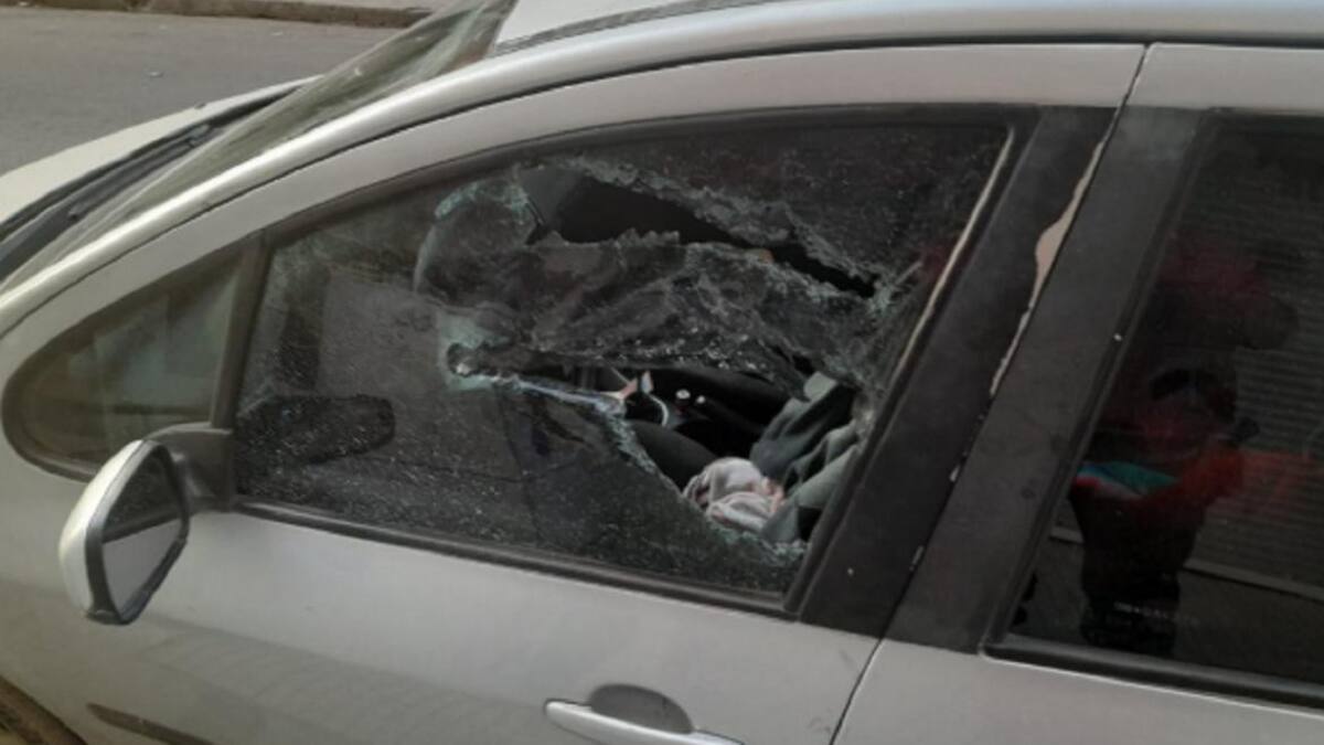 Rescatan a una beba encerrada en un auto. Foto: NA.