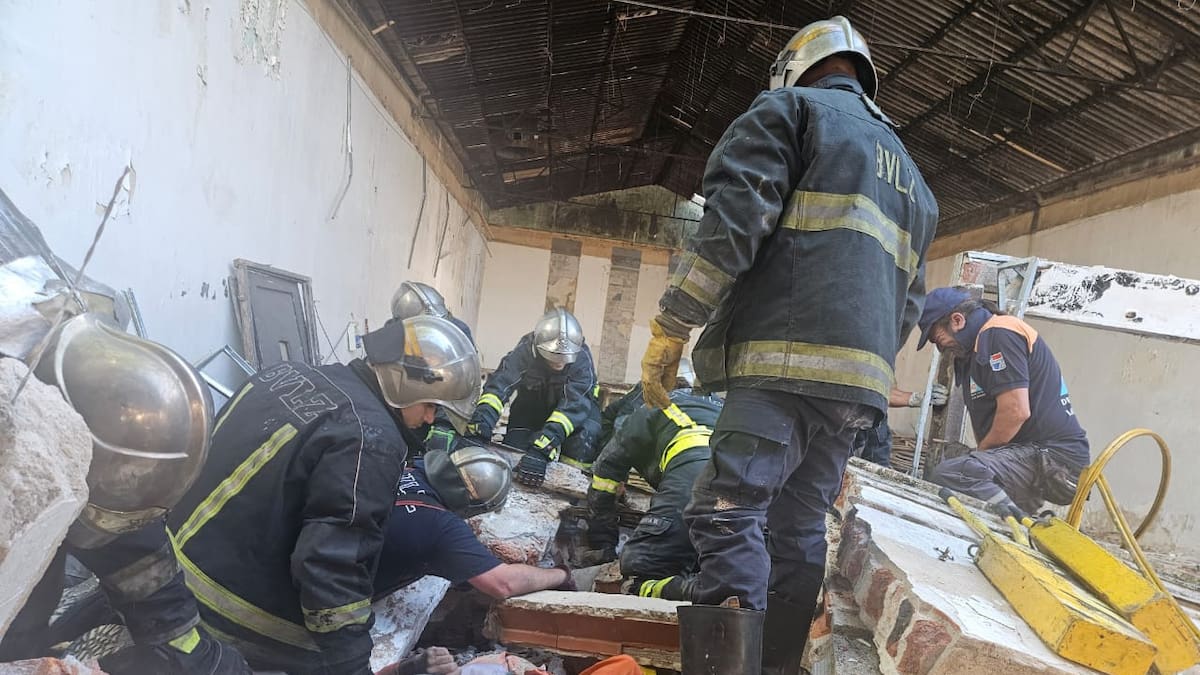 Rescate de obrero en Temperley. Fuente: X