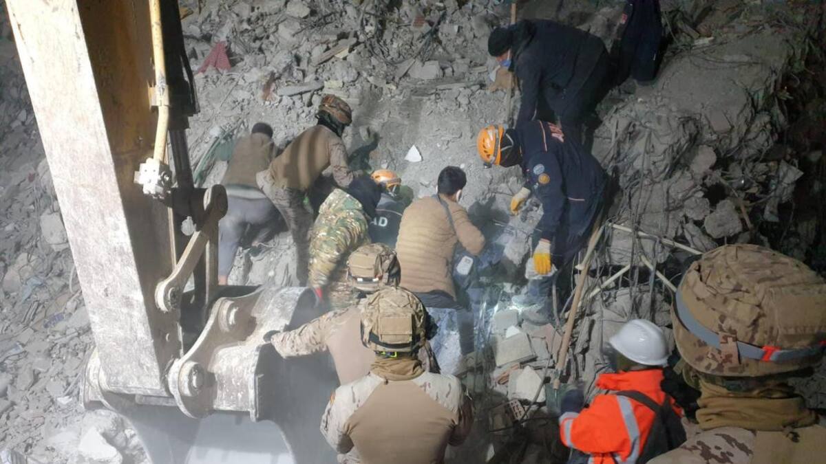 Rescate de un niño en Turquía. Foto EFE