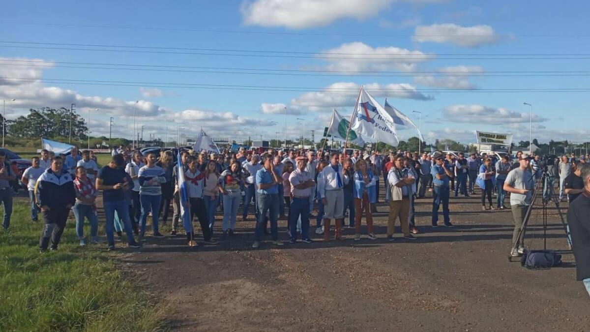 Reunión de productores, crisis con el campo