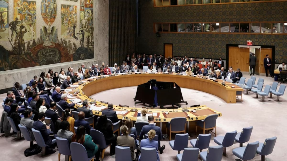 El OIEA adoptó una resolución critica contra Irán por incumplir sus obligaciones nucleares