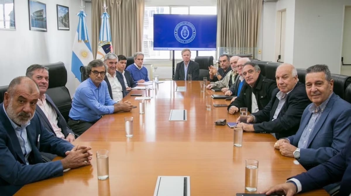 Reunión del Gobierno con las cámaras empresarias