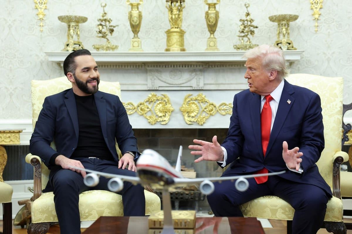 Reunión entre Donald Trump y Nayib Bukele en la Casa Blanca. Foto: Reuters (Kevin Lamarque)