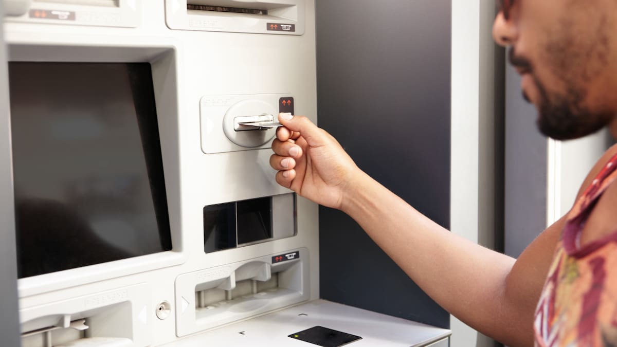 Aumento de estracciones en cajeros automáticos. Fuente: Freepik