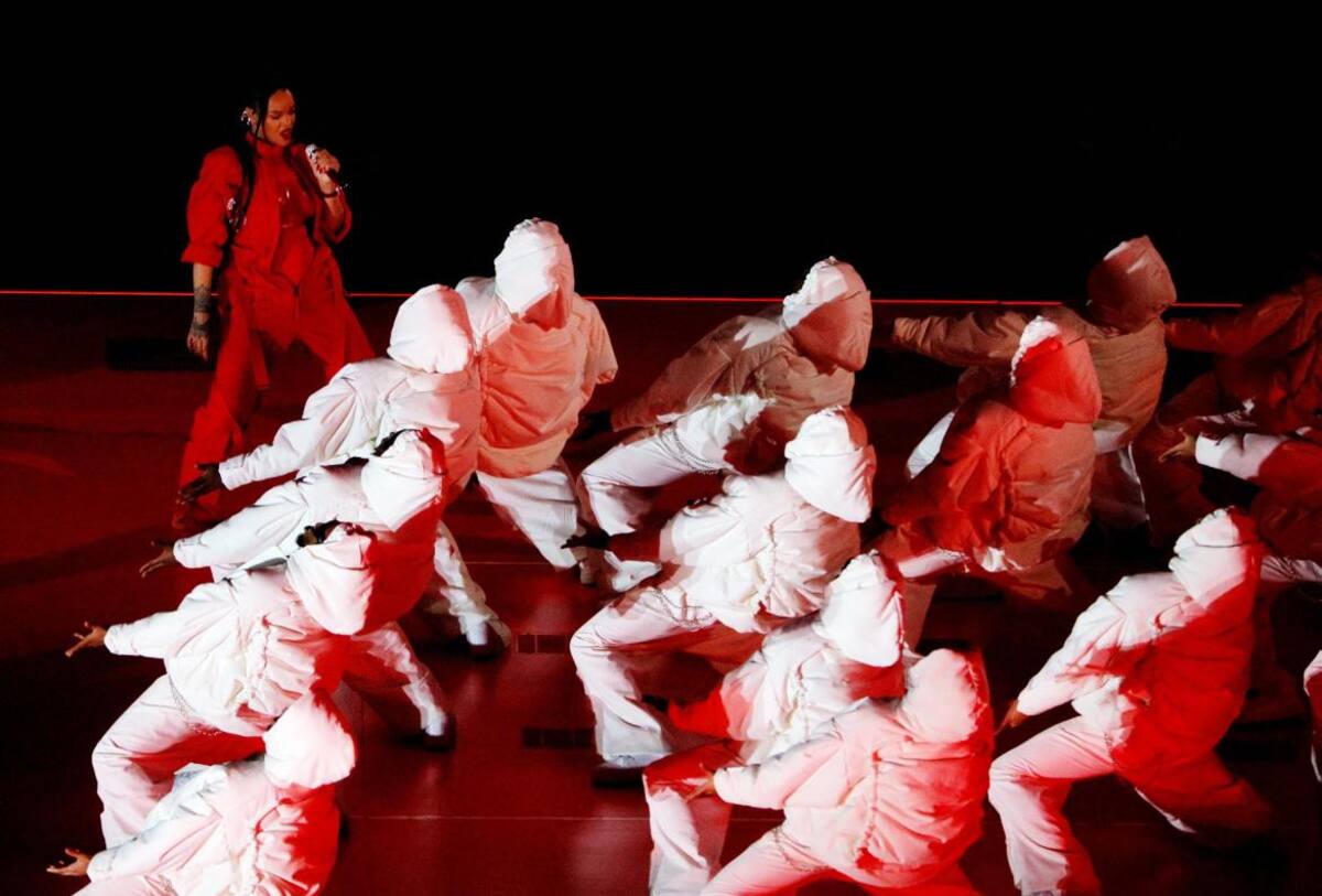 Riri y sus bailarines. Foto: Reuters