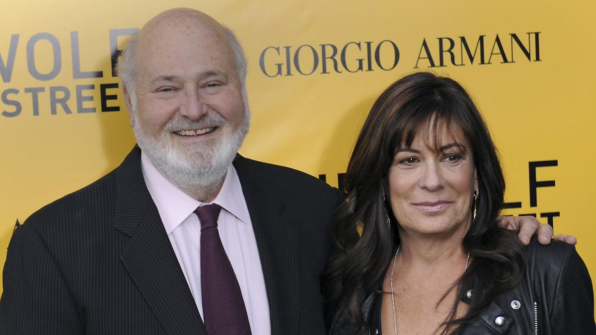 Rob Reiner junto a su esposa Michele Singer.