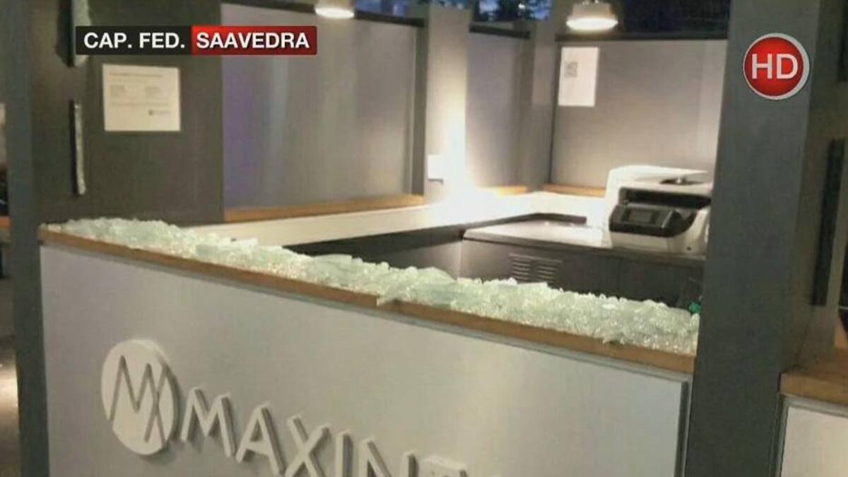 Robo comando a casa de cambio en Dot Baires Shopping (Canal 26)