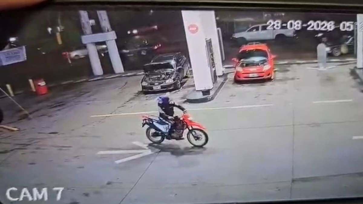 Una agente de la Policía de la Ciudad baleó a dos motochorros y evitó un asalto en una estación de servicio de Laferrere