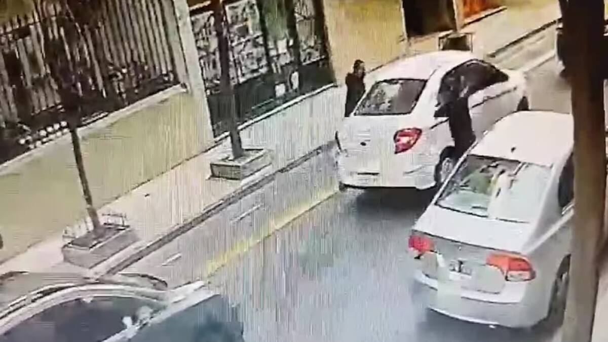 Robo piraña de motochorros en Recoleta. Foto: Captura de video.