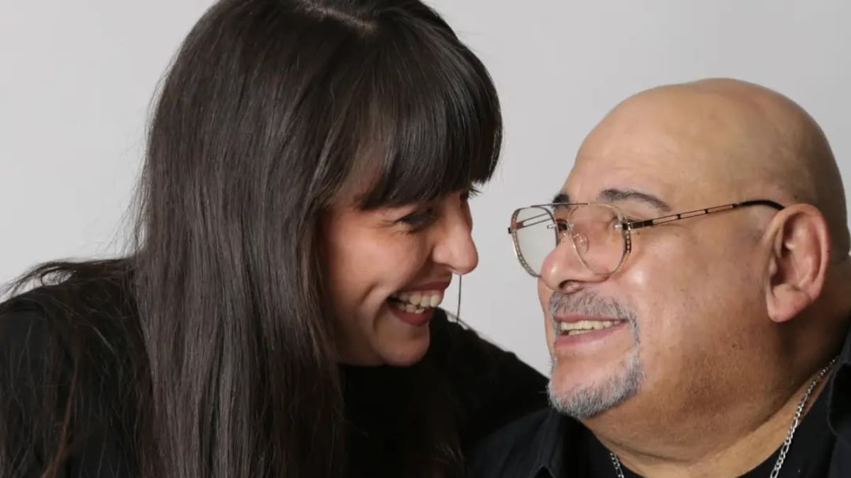 “No tienen vida propia”: Roly Serrano se refirió a las críticas que recibió tras blanquear su romance con una actriz de 27 años