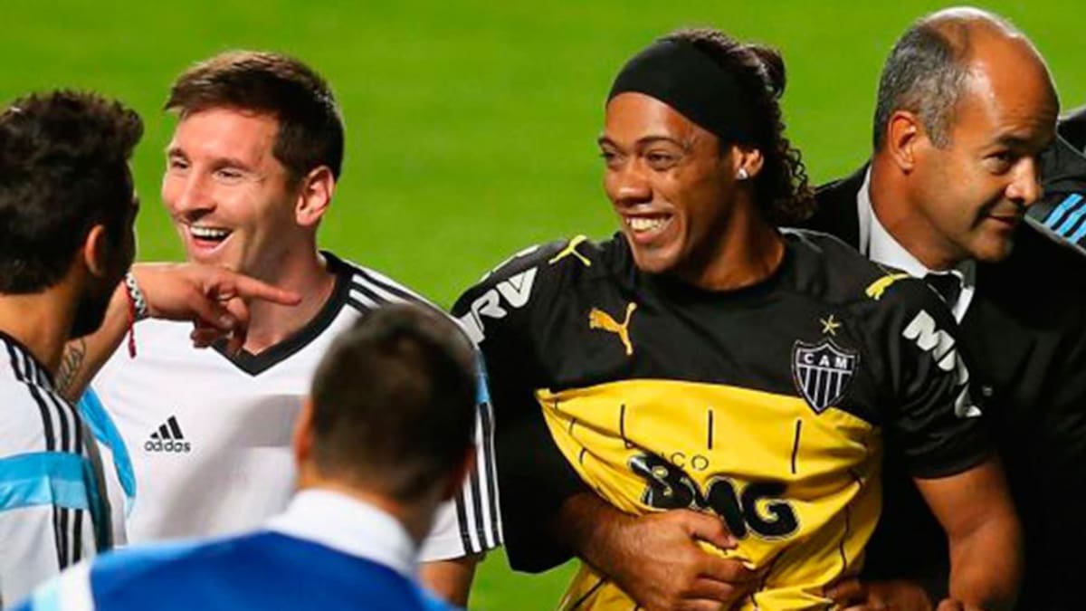 RONALDINHO DOBLE