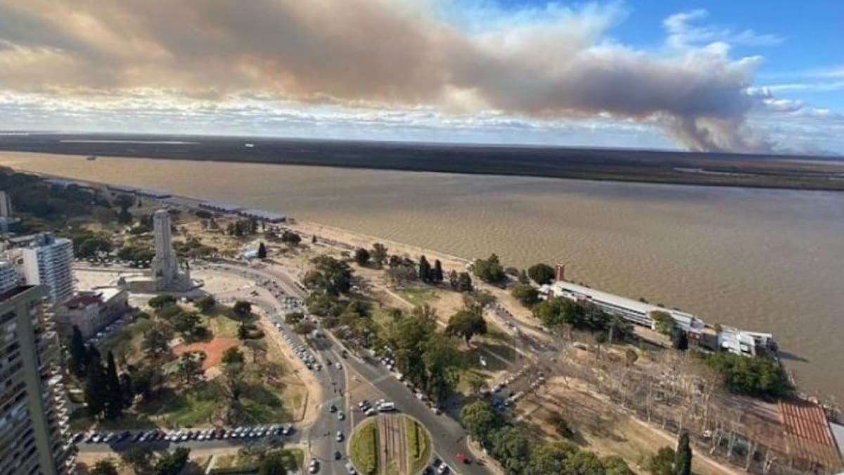 Rosario por incendios en el Delta. Foto: NA.