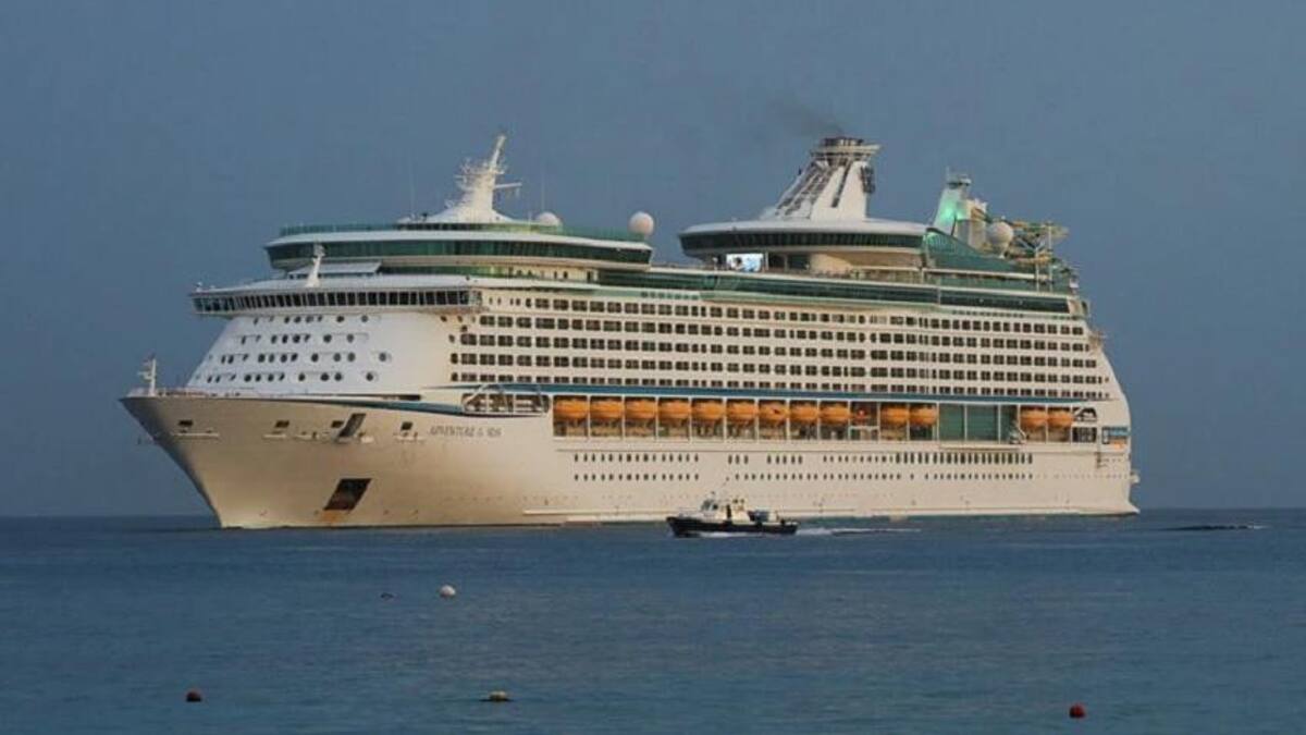 Tragedia a bordo del crucero más grande del mundo: un tripulante apuñaló a una compañera y murió tras lanzarse al mar