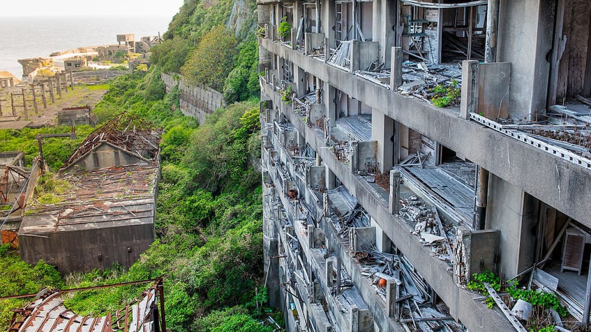 Ruinas en la isla Hashima. Foto: Wikipedia/ Jordy Meow.