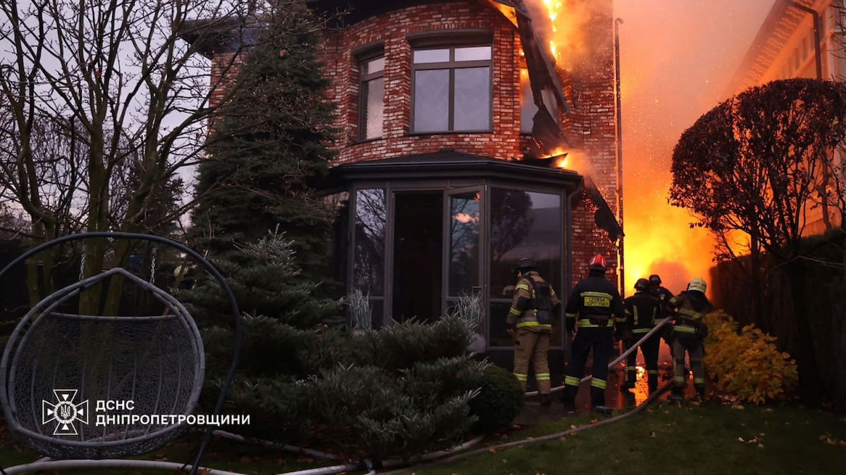Rusia lanzó un misil balístico internacional contra Dnipró, Ucrania. Foto: Reuters.