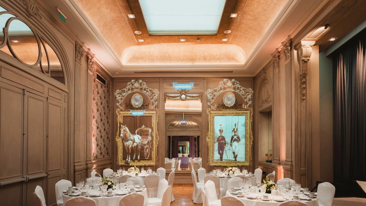 Sabores con Historia, un viaje a Buenos Aires de 1810: el hotel de Recoleta celebra mayo con gastronomía patria, vino y experiencias culturales