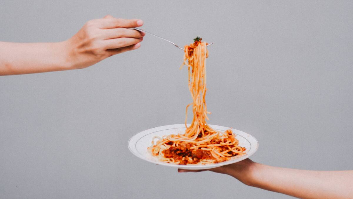 Salsa, comida, fideos. Foto. Unsplash