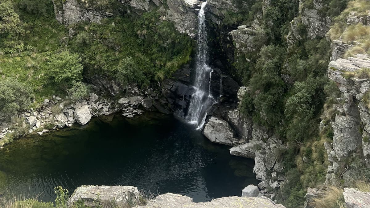 Una cascada escondida en medio de las montañas. Foto Canal26.com