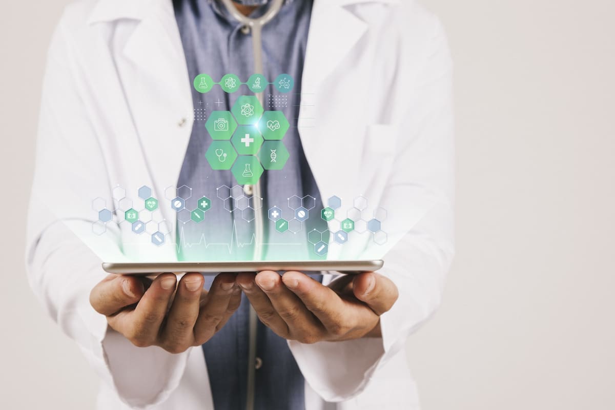 Salud e inteligencia artificial. Foro: Freepik