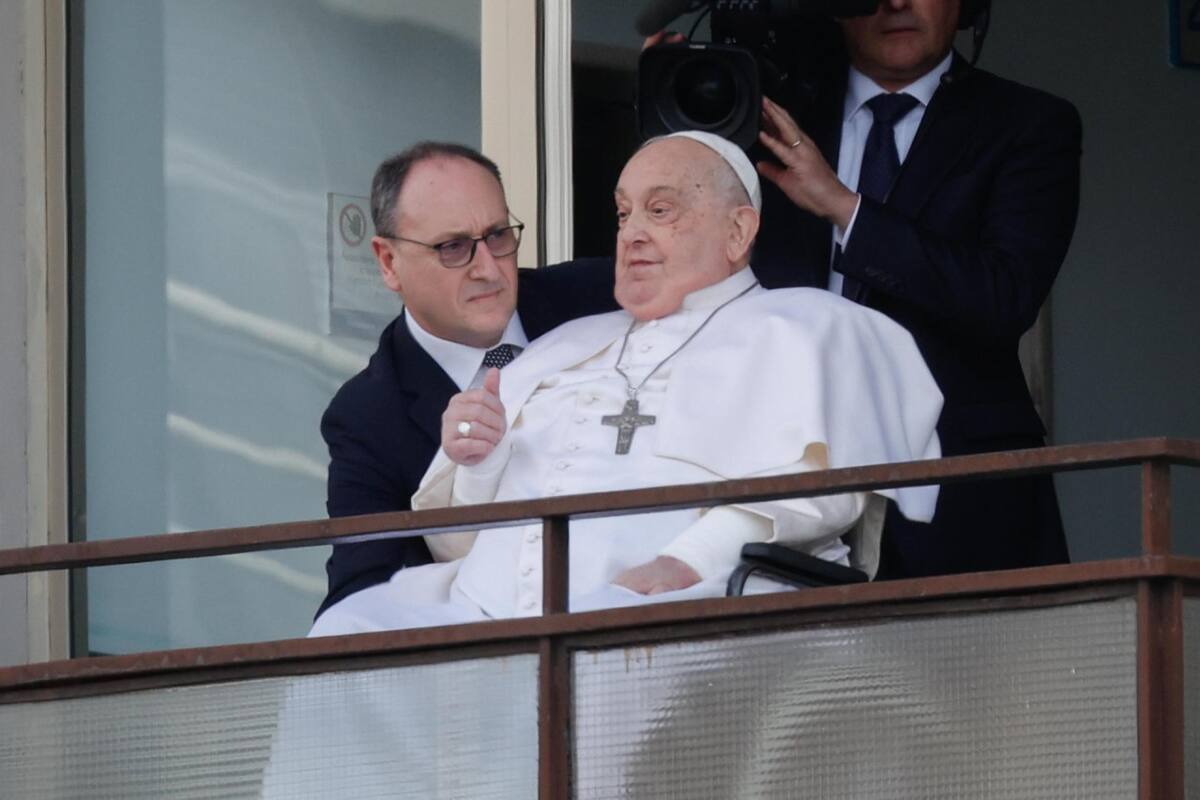 Saludo del papa Francisco. Foto: EFE/GIUSEPPE LAMI
