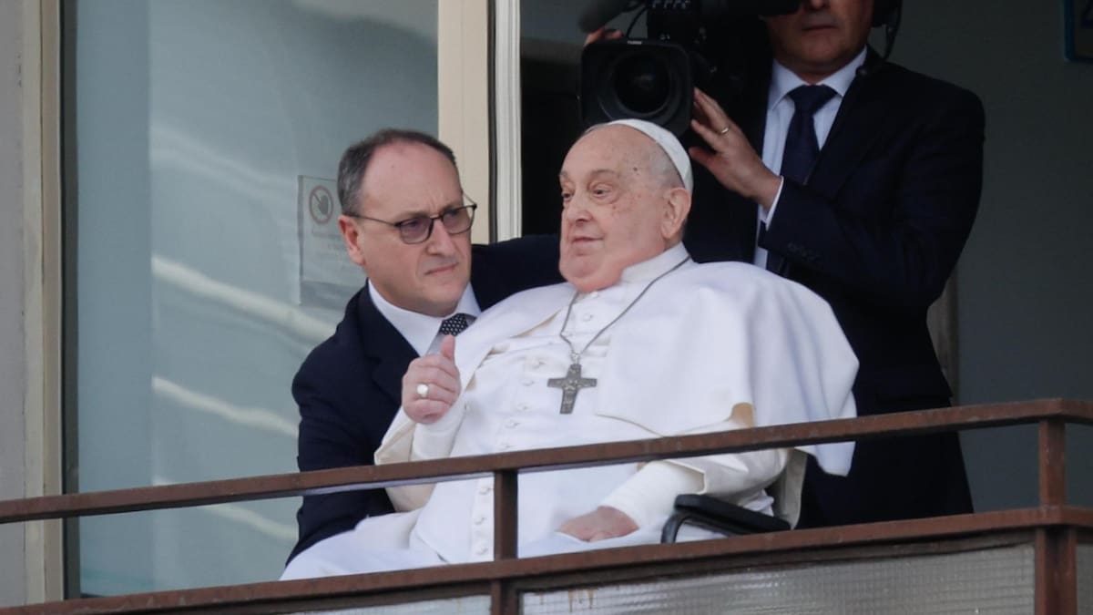 Saludo del papa Francisco. Foto: EFE/GIUSEPPE LAMI