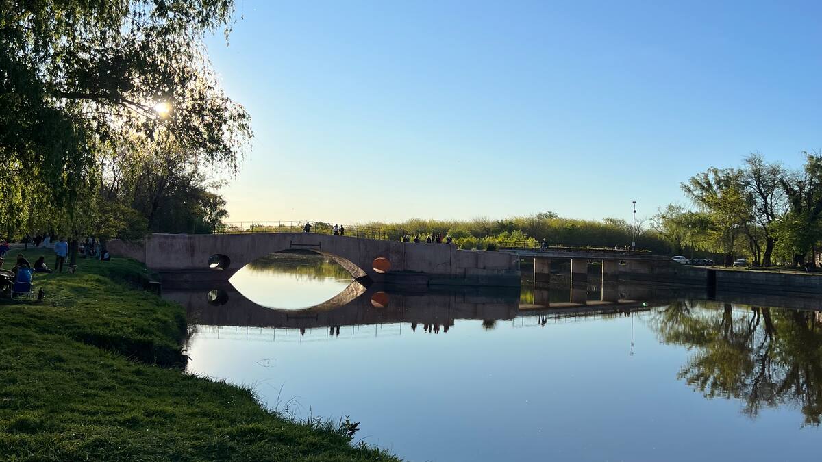 El encantador pueblo a 1 hora de CABA que celebra la Fiesta de la Tradición con un delicioso asado de campo y empanadas criollas