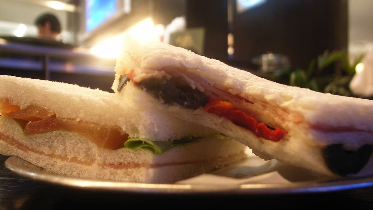 Sándwiches de miga. Foto: Wikipedia