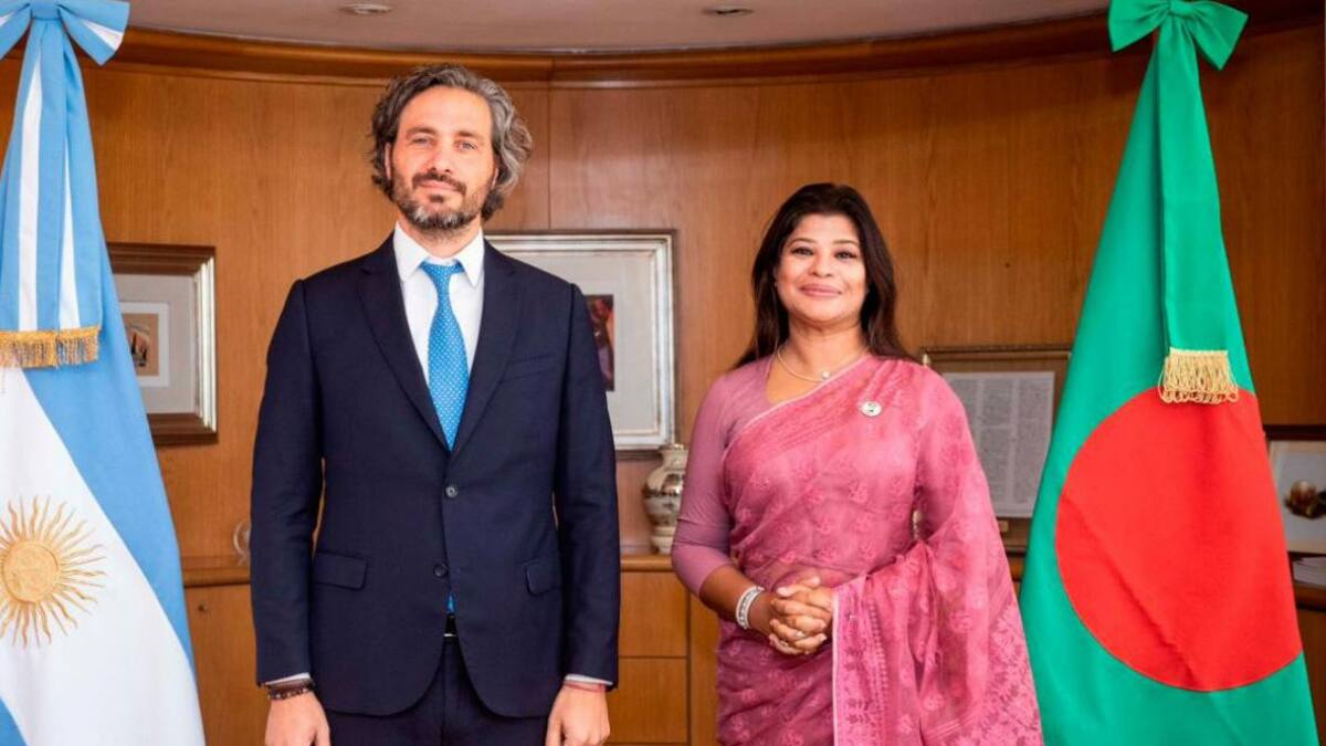 Santiago Cafiero junto a la embajadora de Bangladesh_Télam