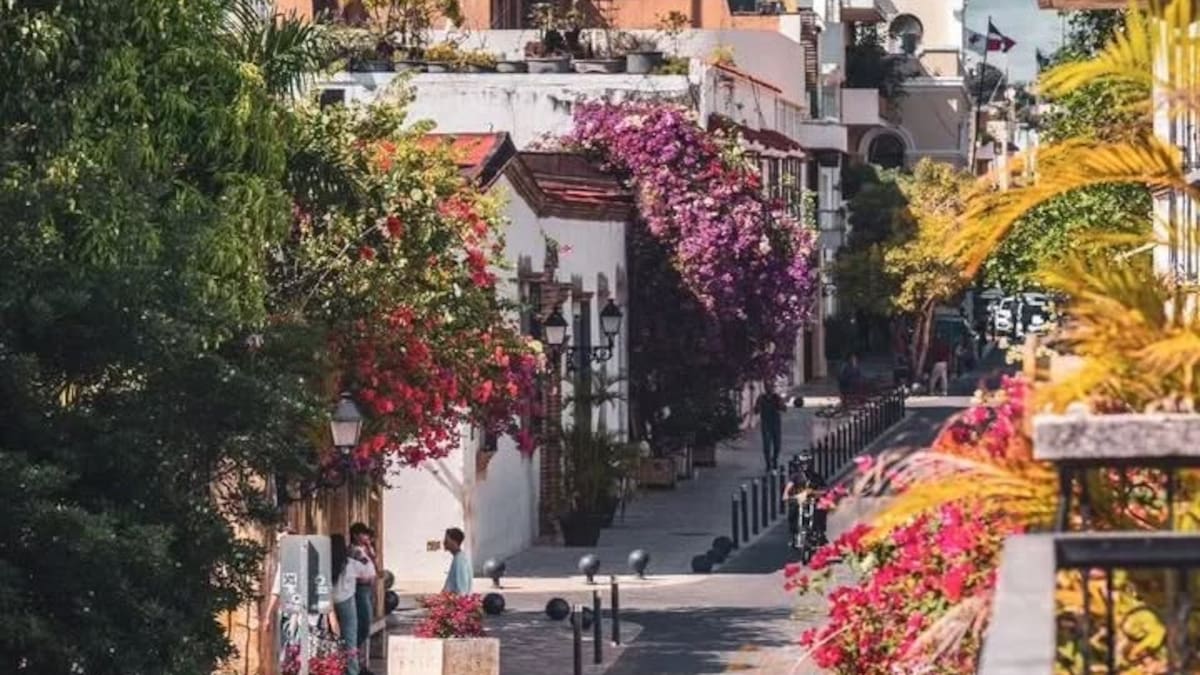 Tiene más de 500 años y fue invadida por piratas: cuál es la primera capital de América Latina