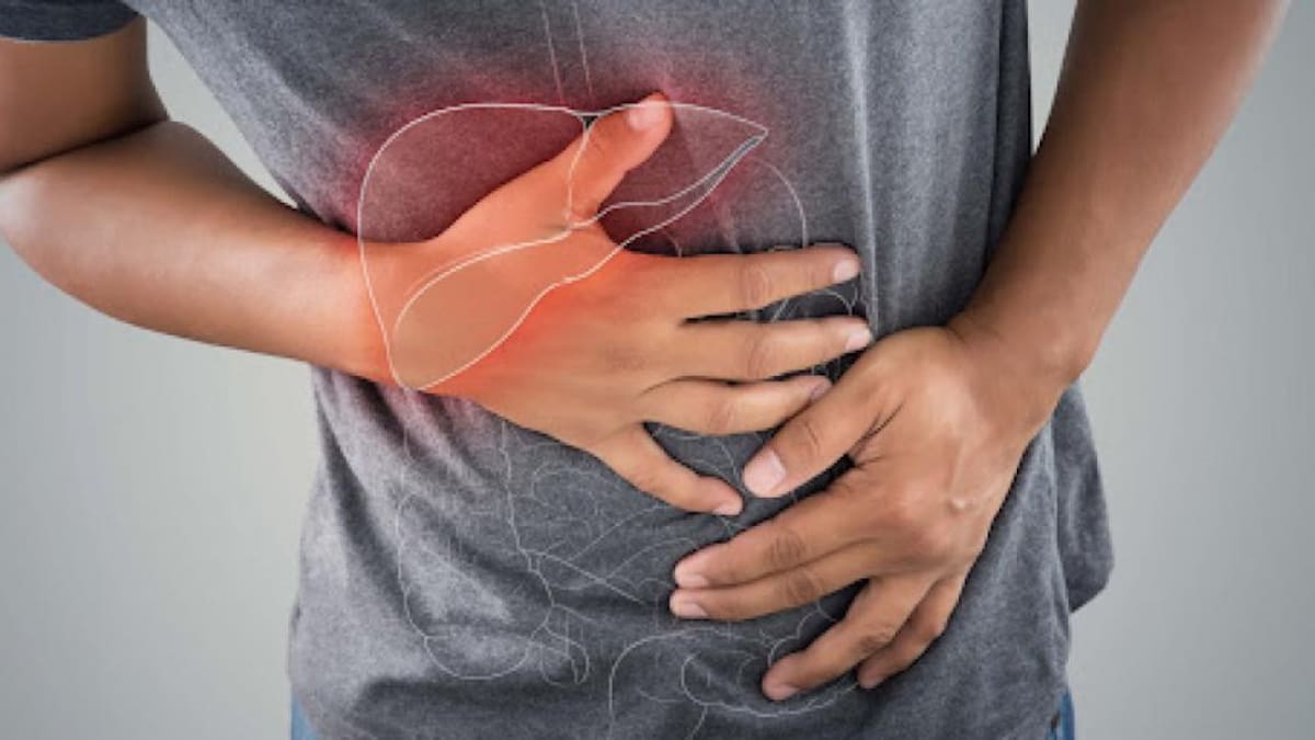 Adiós a las dietas detox: la fruta que los expertos recomiendan para cuidar el hígado de forma natural