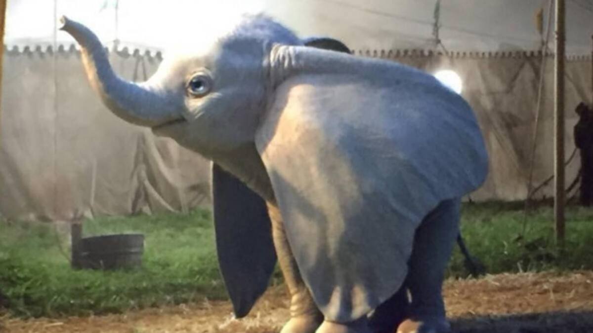 Se filtran imágenes de la película Dumbo dirigida por Tim Burton