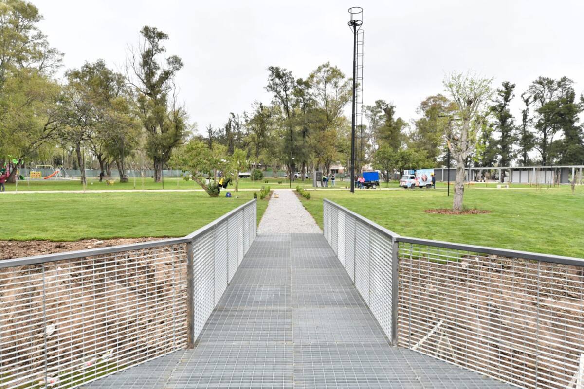 Se realizó el festejo del día de la primavera y del estudiante en Malvinas Argentinas