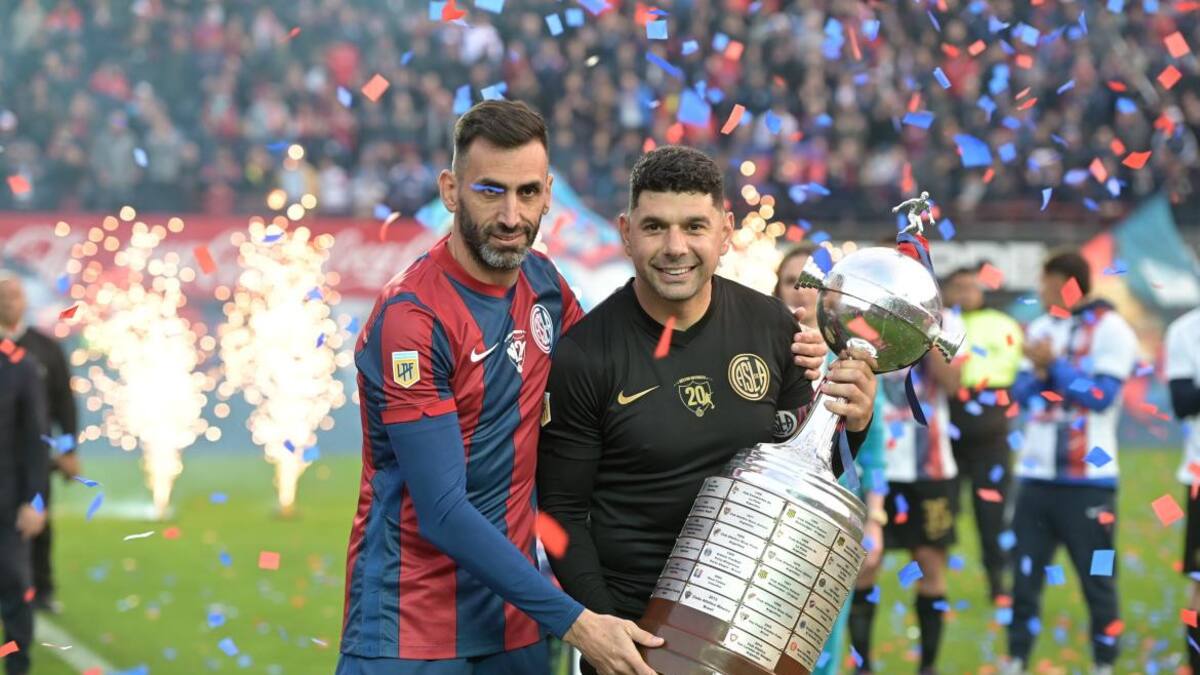 Sebastián Torrico y Néstor Ortigoza; despedida. Foto: Twitter @SanLorenzo.