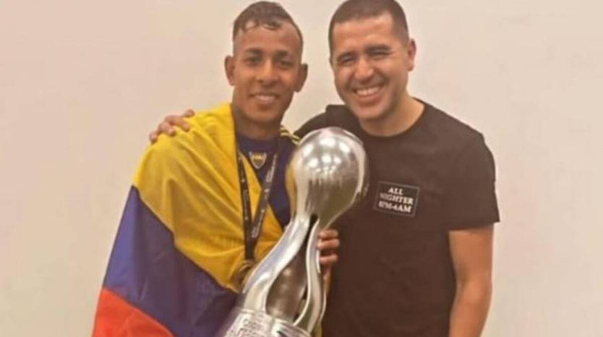 Sebastián Villa y Juan Román Riquelme. Foto: NA.