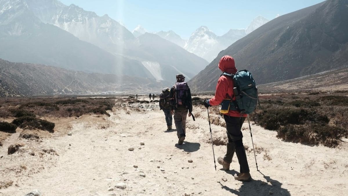 Senderismo, marcha nórdica. Foto: Unsplash.