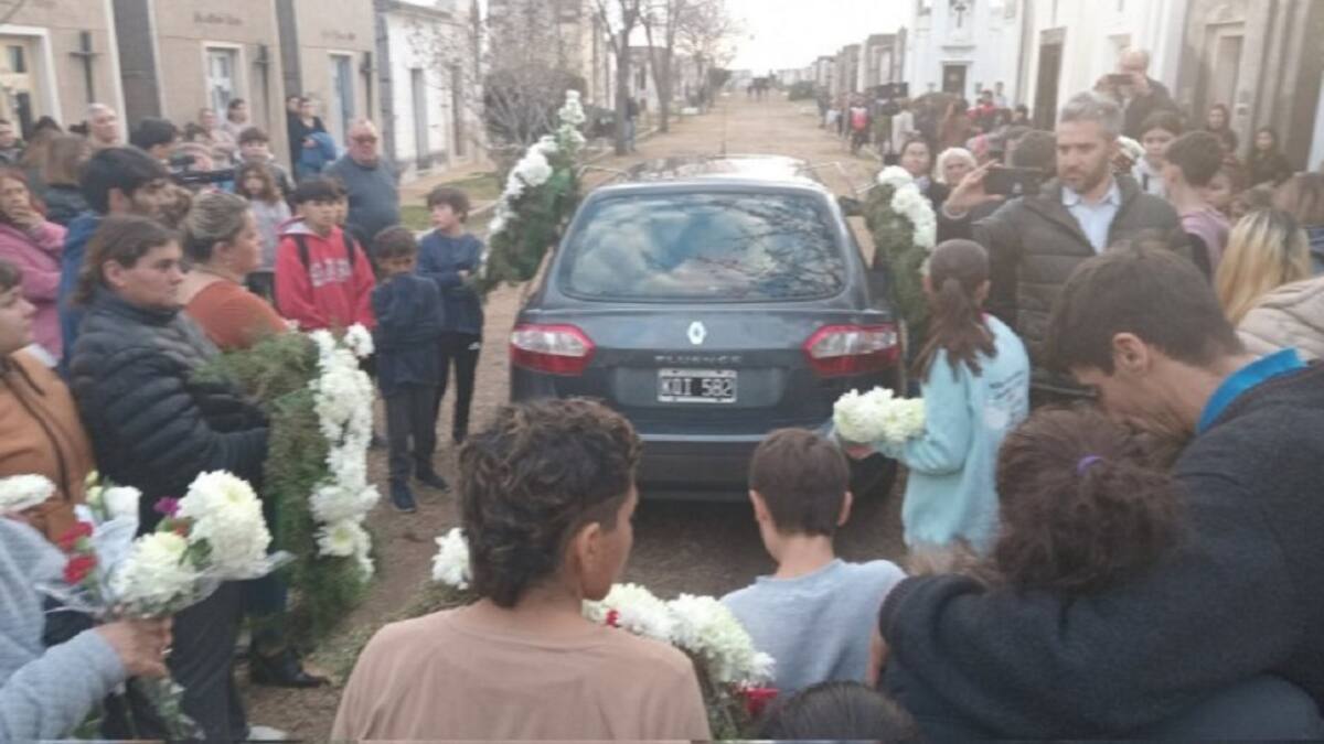 Profundo dolor en Córdoba: despidieron en Laboulaye los restos del chico asesinado por un amigo