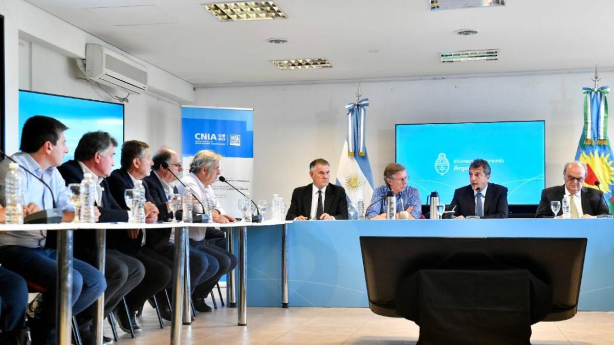 Sergio Massa con la Mesa de Enlace. Foto: NA.