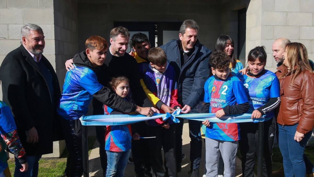 Sergio Massa junto al intendente de Pilar: "La Patria es el amor por el club de barrio"
