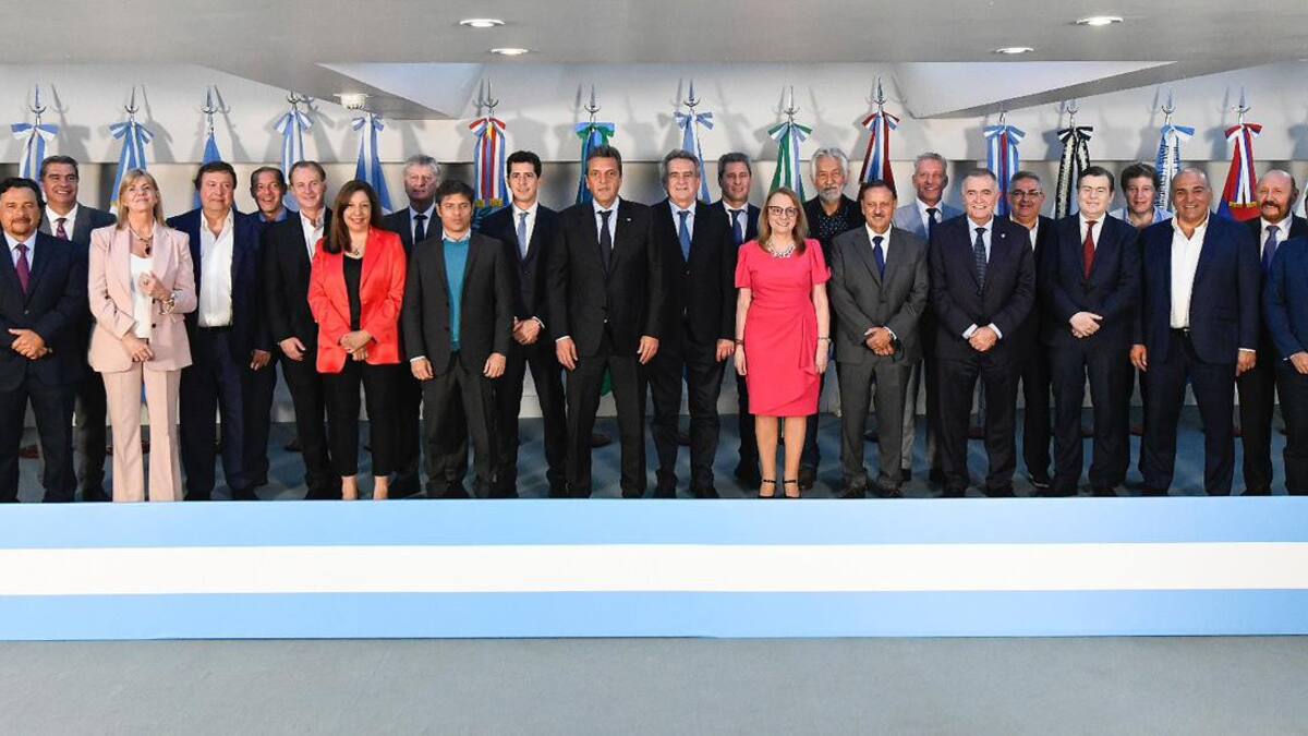 Sergio Massa en reunión con gobernadores. NA