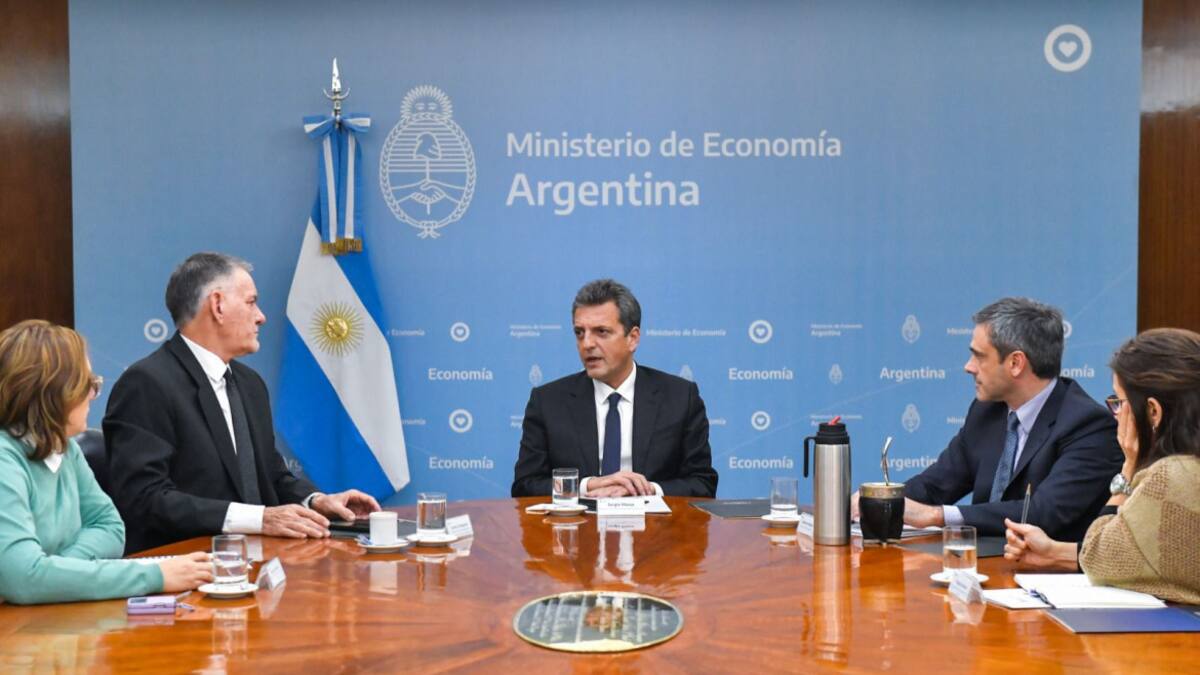 Sergio Massa junto a Guillermo Michel y Carlos Castagneto. Foto: Prensa.