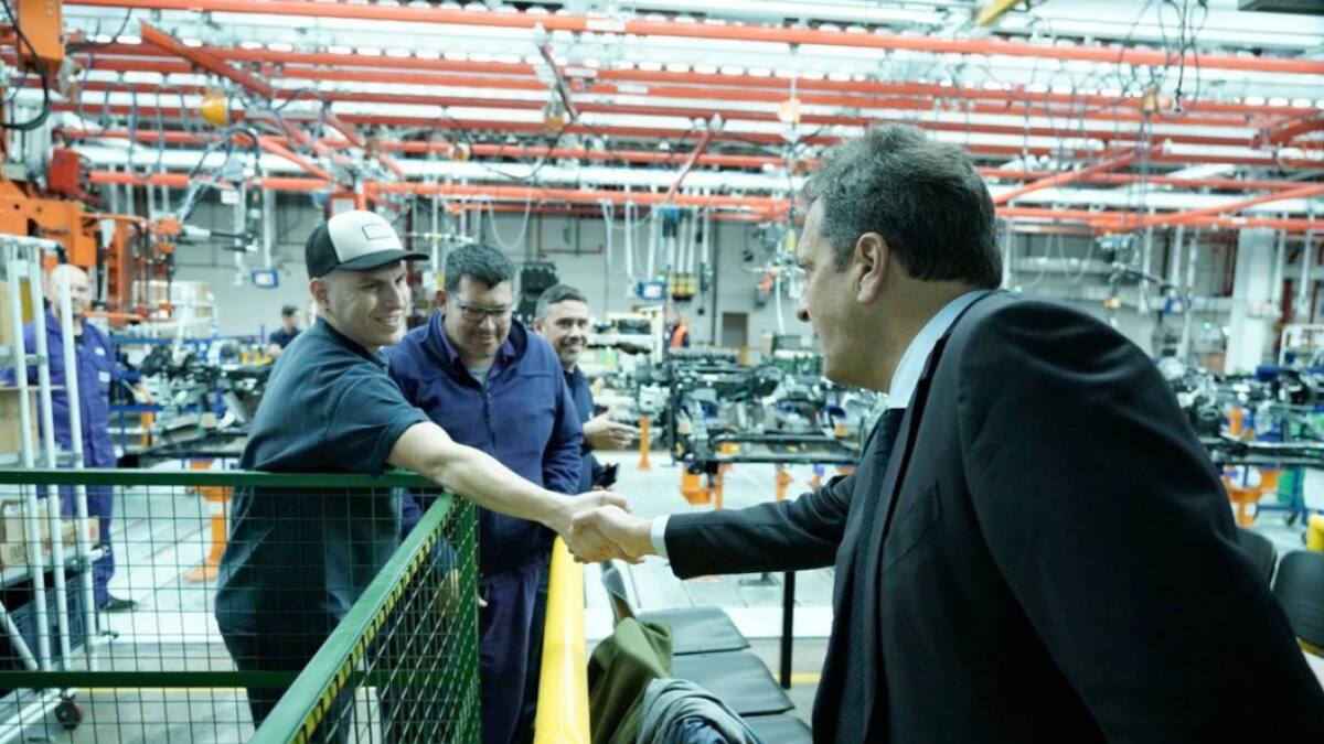 Sergio Massa junto a la industria automotriz. Foto: Prensa.