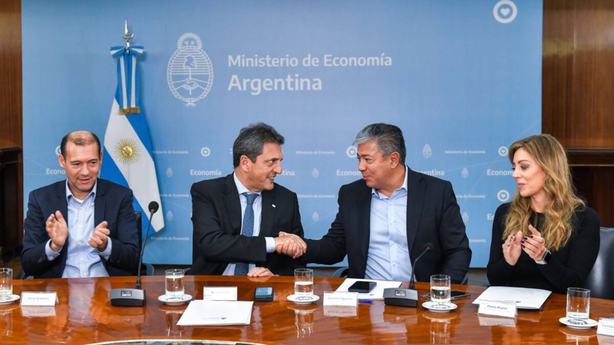Sergio Massa junto al gobernador de Neuquén. Foto: prensa
