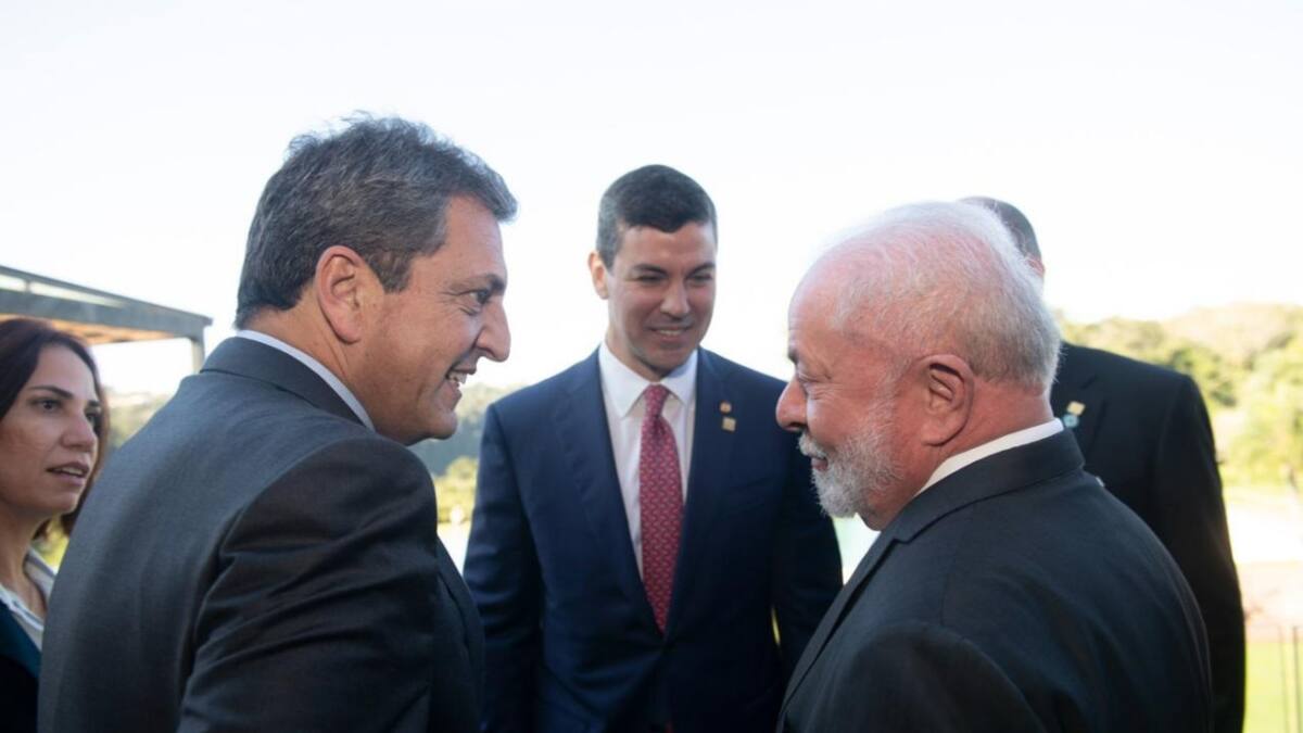 Sergio Massa, Lula y Santiago Peña en Cumbre del Mercosur. Foto: Ministerio de Economía.