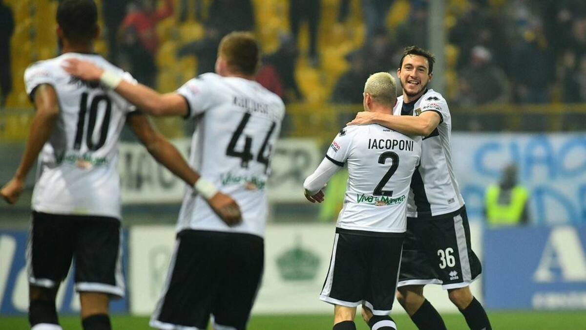 Parma venció a Lecce y avanzó en la Liga italiana de fútbol