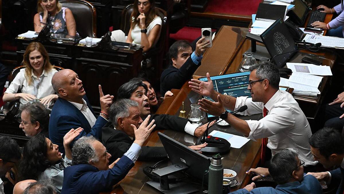 El bloque oficialista de la Libertad Avanza consiguió el quórum de 130 diputados para debatir la reforma laboral del gobierno de Javier Milei