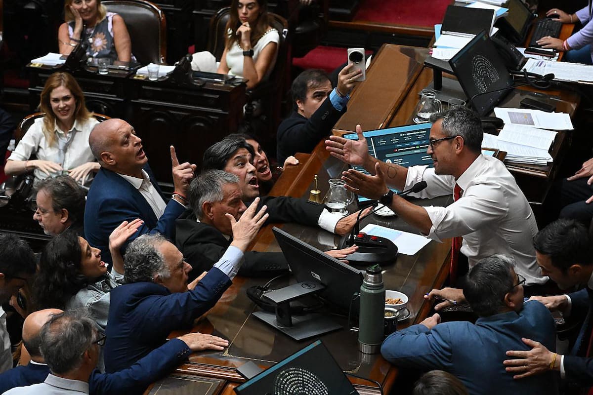 Sesión en la Cámara de Diputados para votar la Reforma Laboral