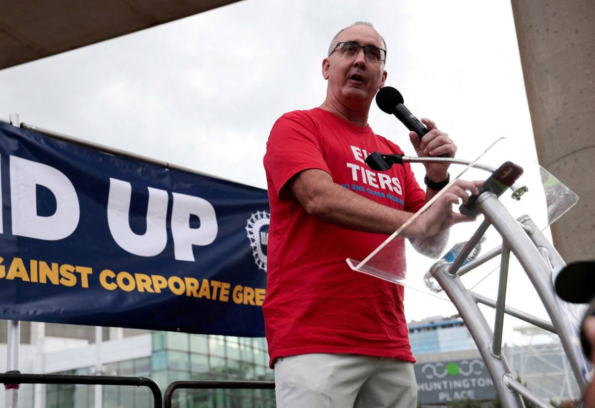 Shawn Fain, presidente del sindicato UAW. Foto: Reuters.